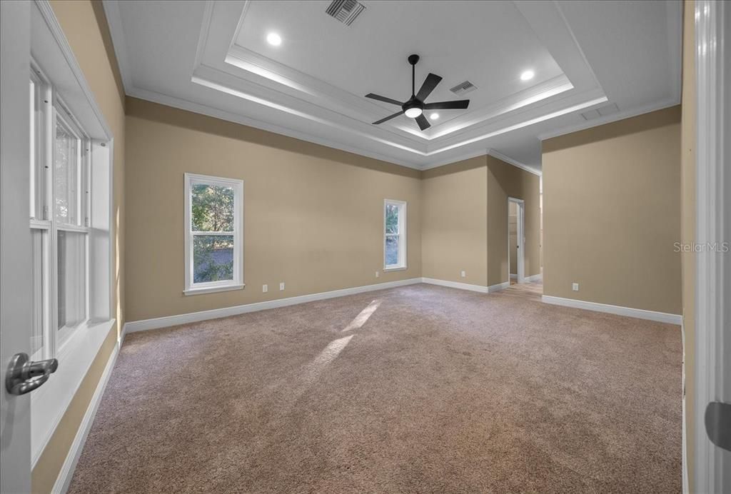 Empty room, Interior, Recessed Lighting