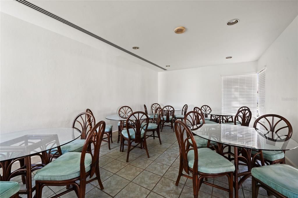 Dining room, Interior, Recessed Lighting