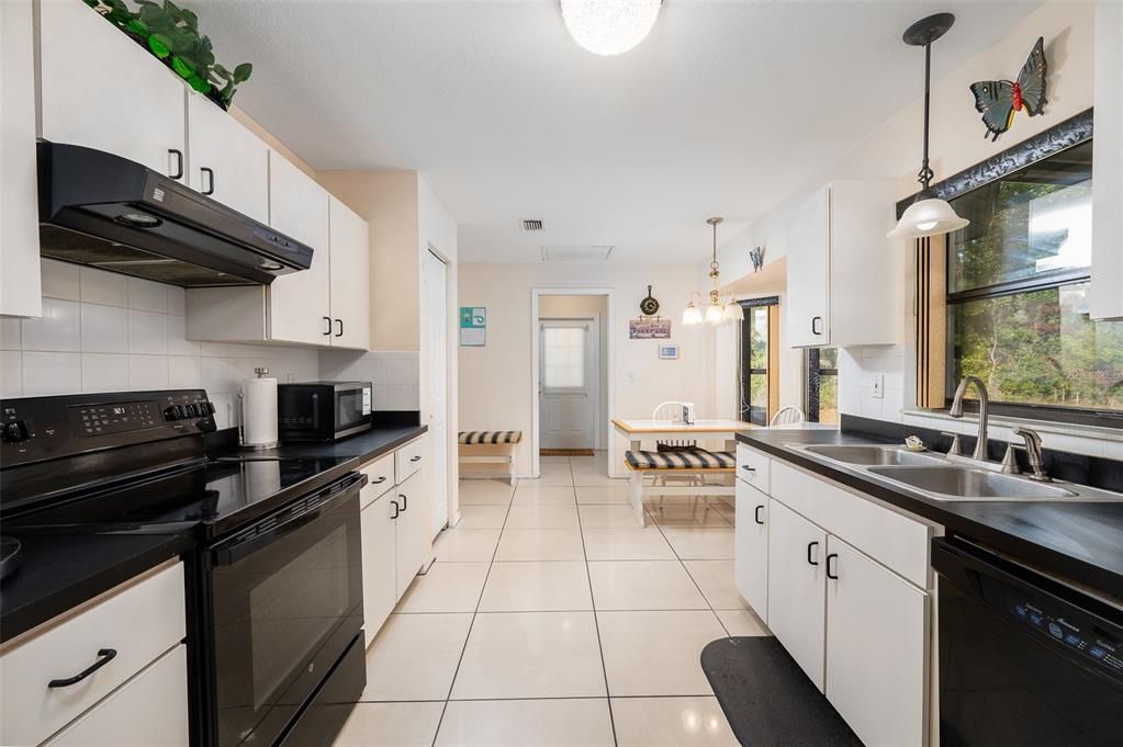 Dining room, Interior, Kitchen, Pendant Lights