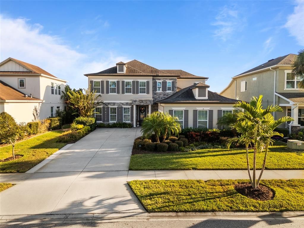 Exterior, Facade, American Foursquare