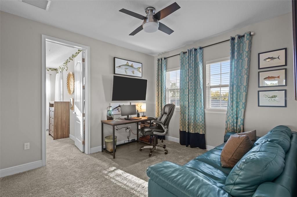 Home Office, Interior