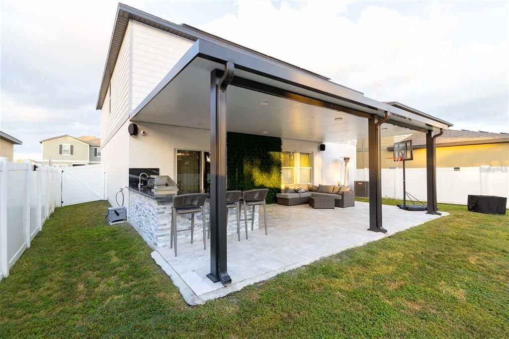 Backyard, Exterior, Outdoor Kitchen