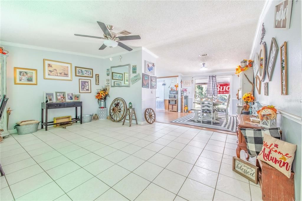 Dining room, Interior
