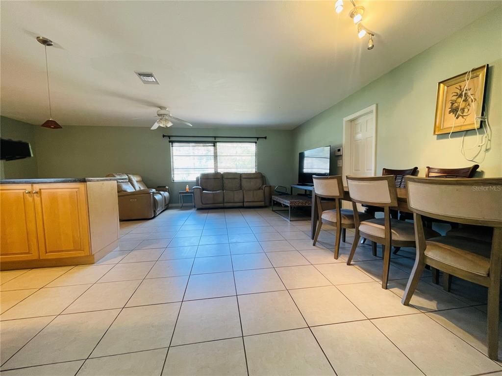 Dining room, Interior, Living room, Pendant Lights