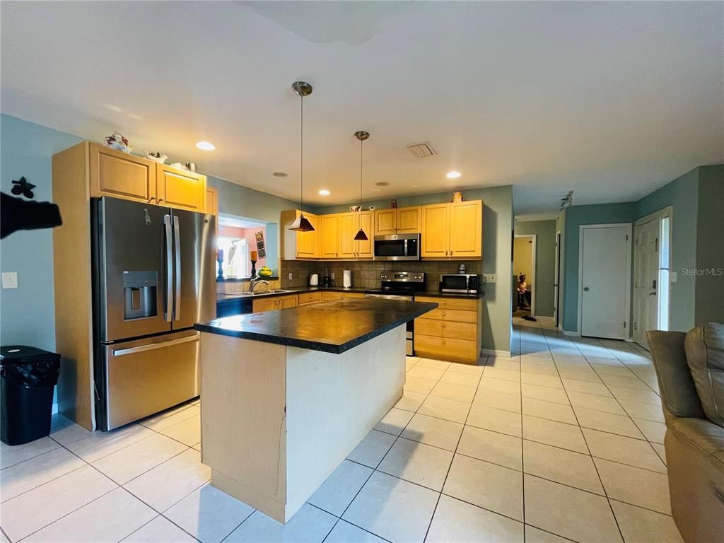 Interior, Kitchen, Pendant Lights, Recessed Lighting, Stainless Steel Appliances