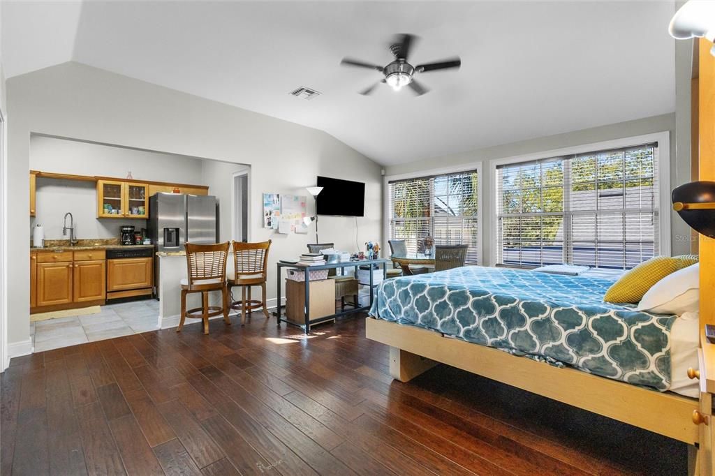 Bedroom, Interior, Kitchen, Stainless Steel Appliances, Wood Texture Flooring