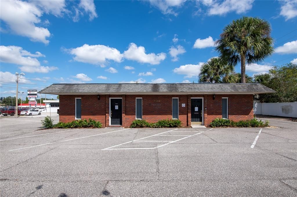 Exterior, Facade, Brick Facade, Ranch