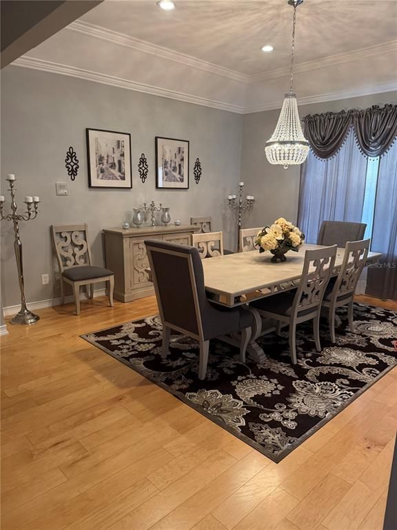 Chandelier, Dining room, Interior, Pendant Lights, Recessed Lighting, Wood Texture Flooring