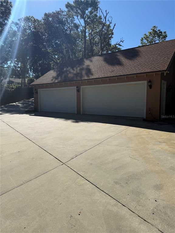 Detached Garage, Exterior