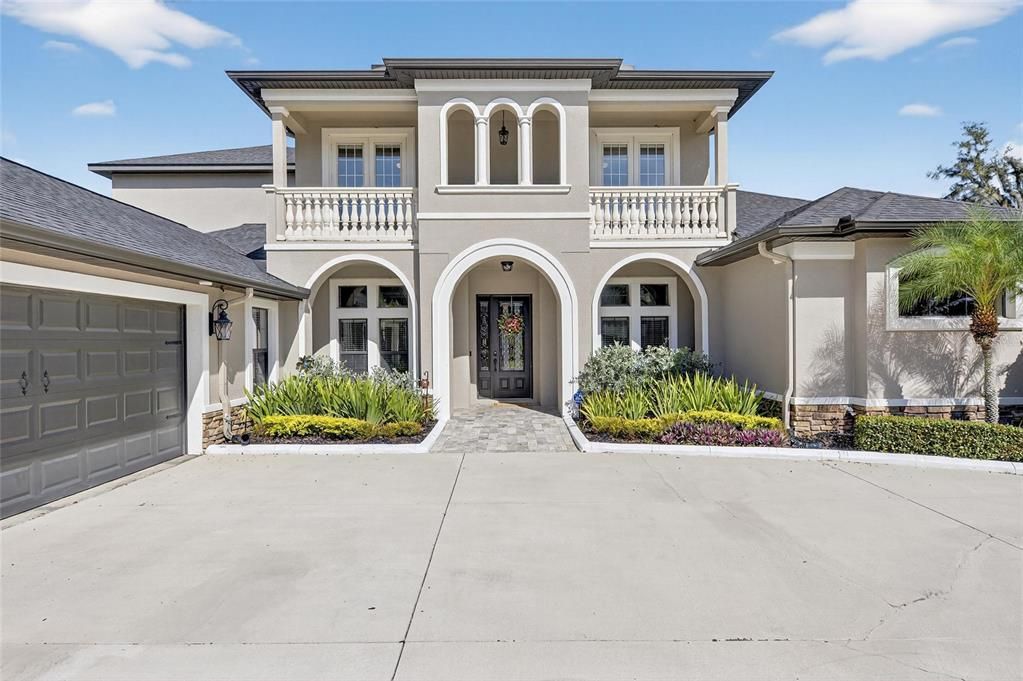 Attached, Exterior, Facade, Mediterranean