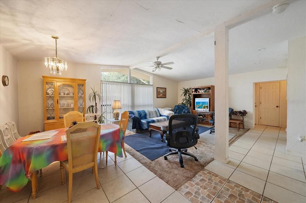 Dining room, Interior, Living room, Pendant Lights