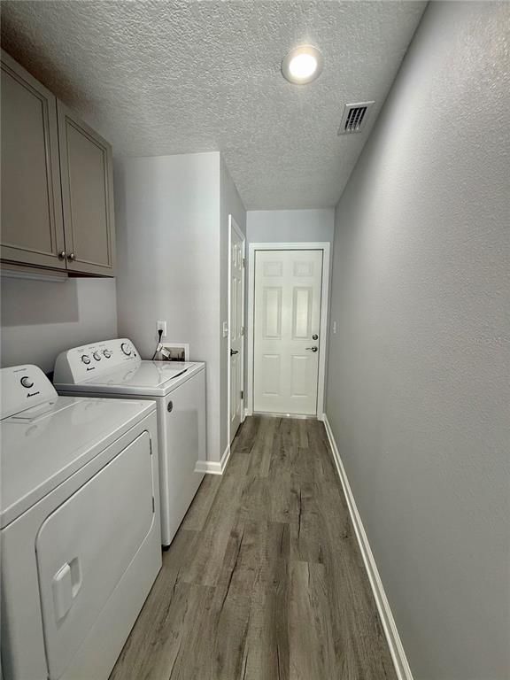 Interior, Recessed Lighting, Washer, Wood Texture Flooring