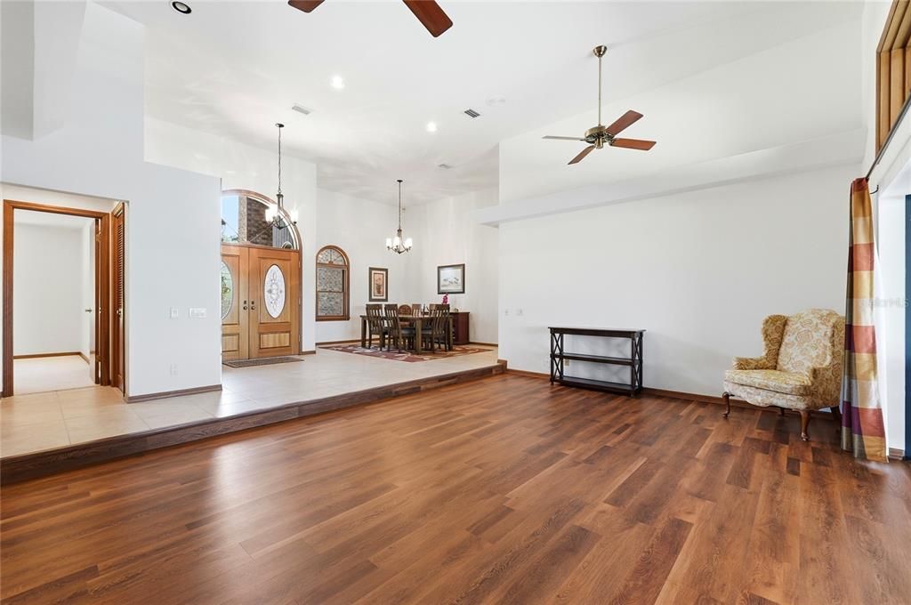 Chandelier, Dining room, Interior, Pendant Lights, Recessed Lighting, Wood Texture Flooring
