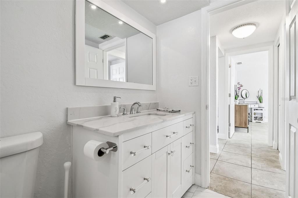 Bathroom, Interior, Recessed Lighting