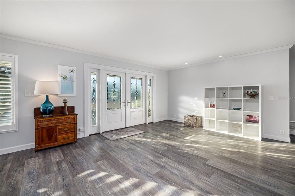 Interior, Recessed Lighting, Wood Texture Flooring