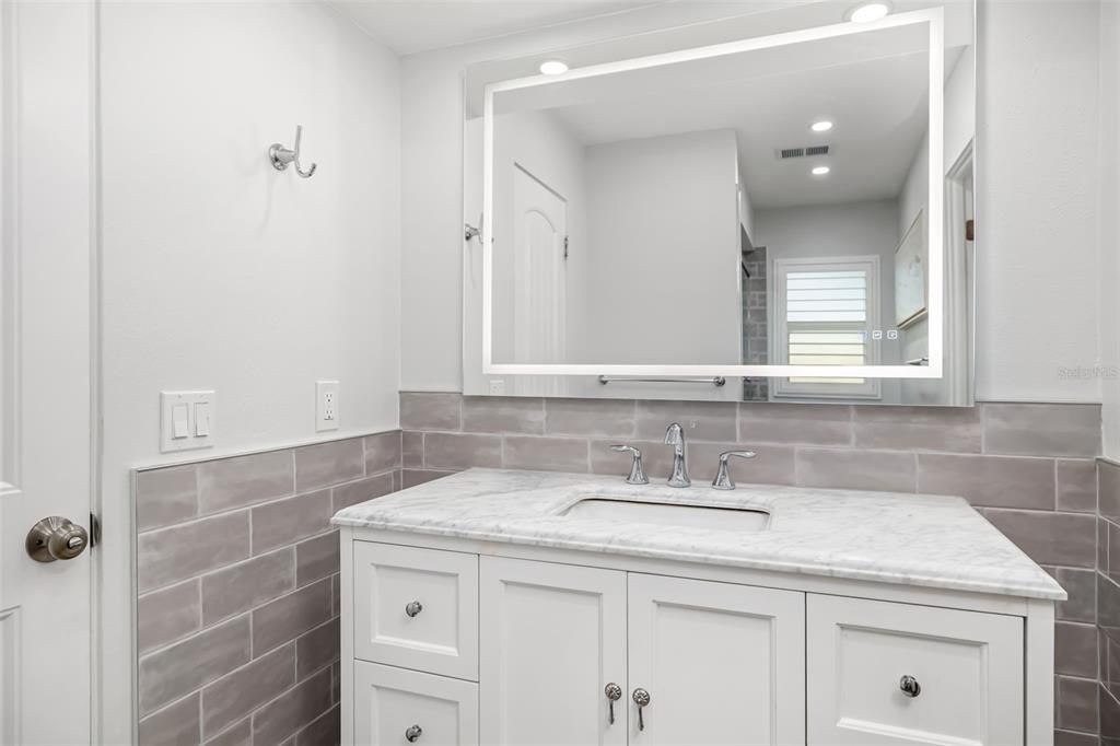 Bathroom, Interior, Recessed Lighting