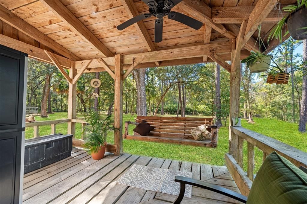 Exterior, Wooden Beams