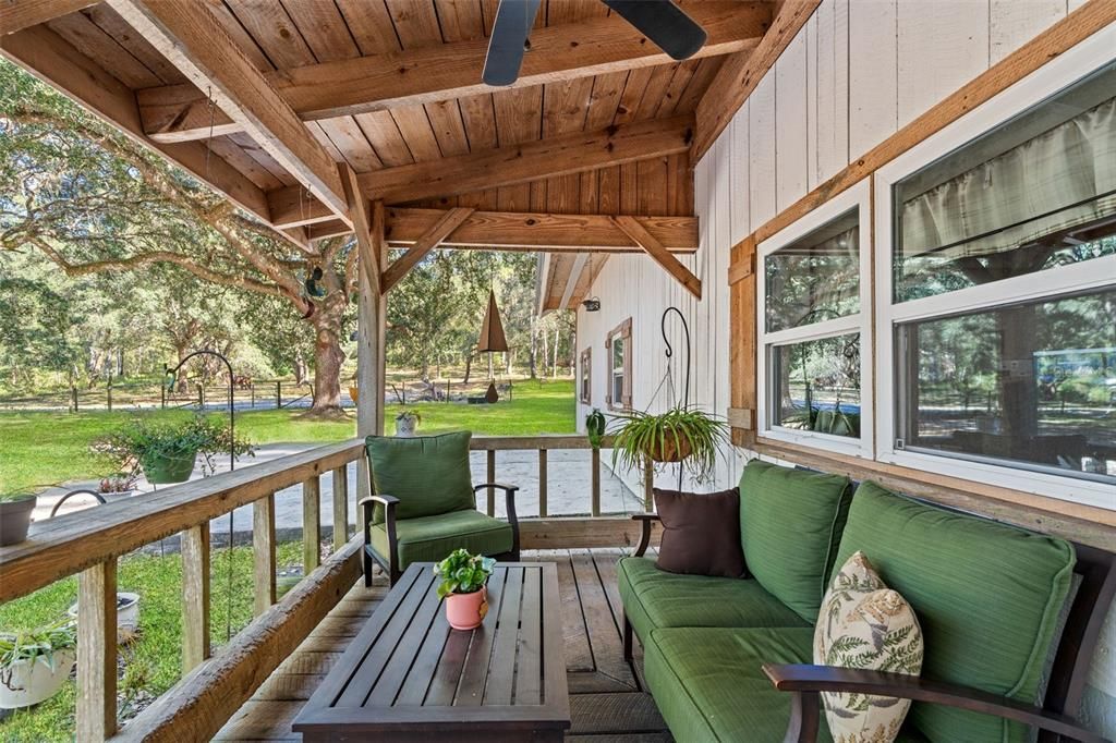 Exterior, Wooden Beams