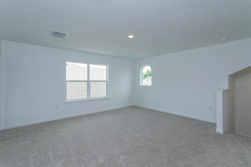 Empty room, Interior, Recessed Lighting