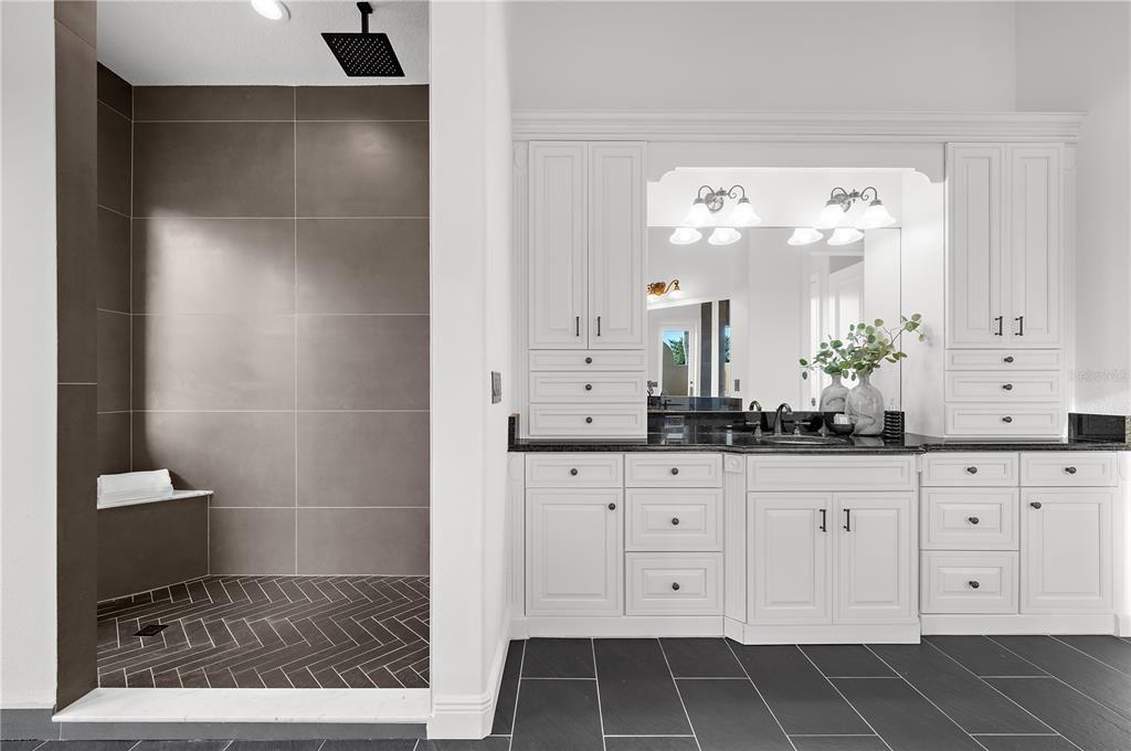 Bathroom, Dual Sink Vanities, Interior