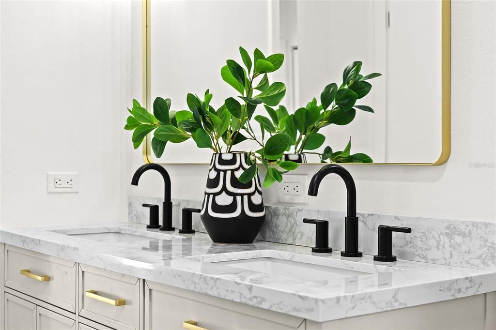 Bathroom, Dual Sink Vanities, Interior