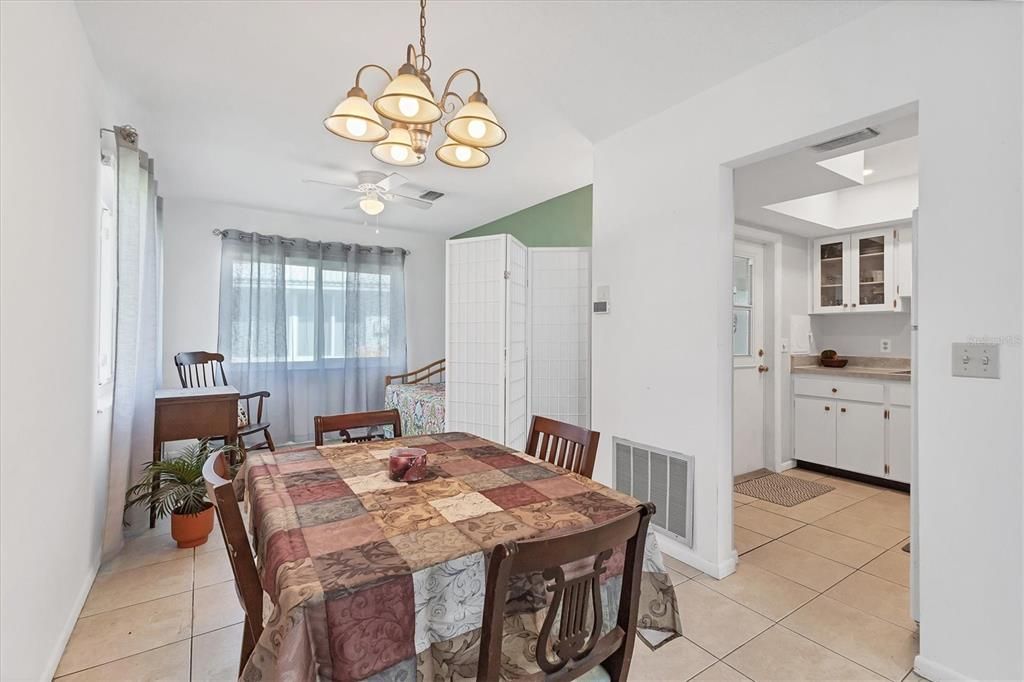 Chandelier, Dining room, Interior