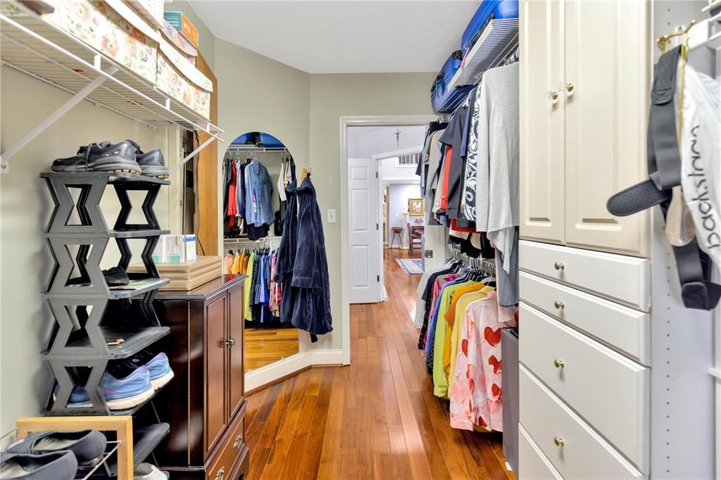 Interior, Walk-in Closets, Wood Texture Flooring