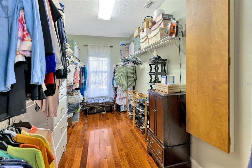 Interior, Walk-in Closets, Wood Texture Flooring