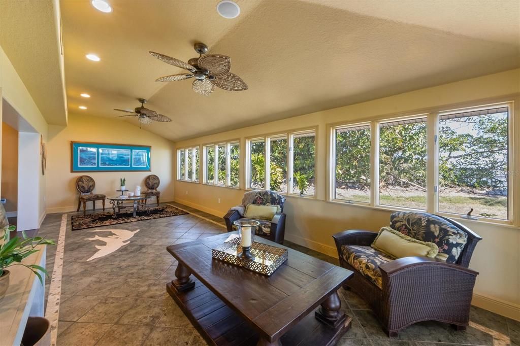Dining room, Interior, Living room, Recessed Lighting