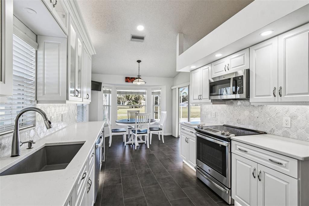 Dining room, Interior, Kitchen, Pendant Lights, Recessed Lighting, Stainless Steel Appliances