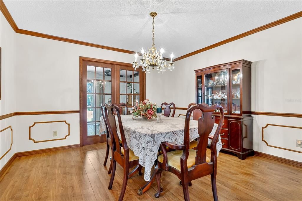 Chandelier, Dining room, Interior, Wood Texture Flooring