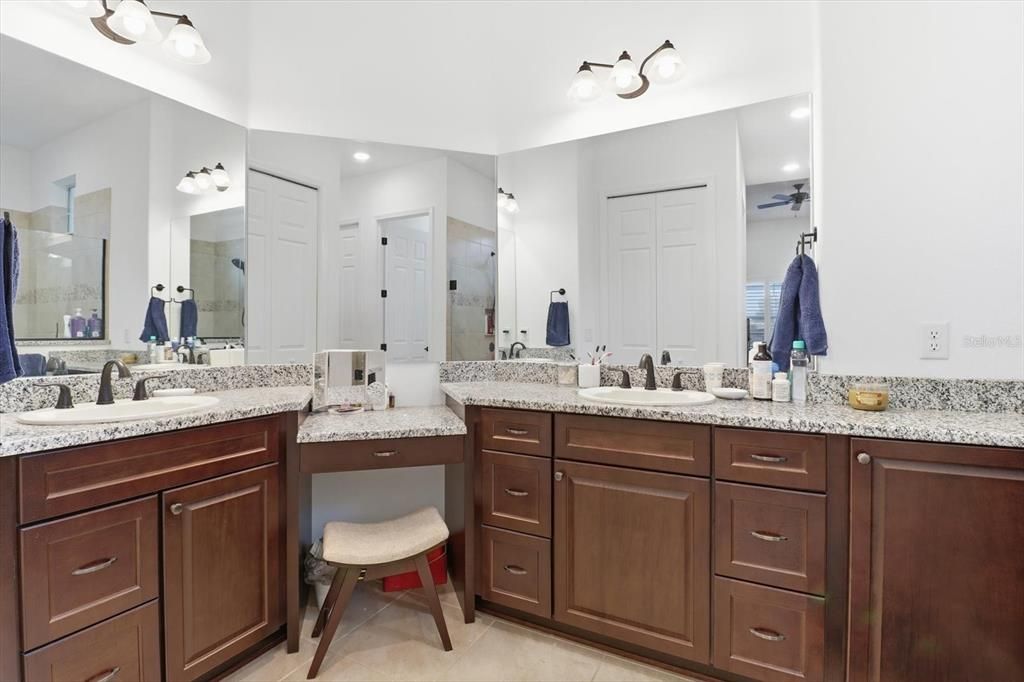 Bathroom, Dual Sink Vanities, Interior, Recessed Lighting