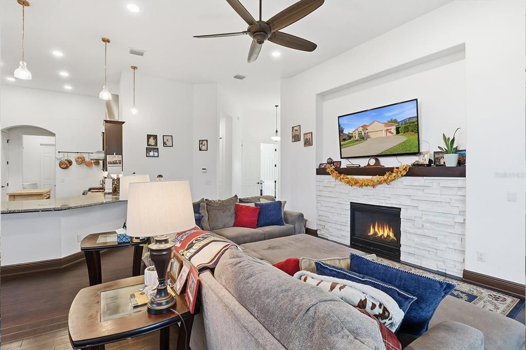 Fireplace, Interior, Living room, Pendant Lights, Recessed Lighting, Wood Texture Flooring