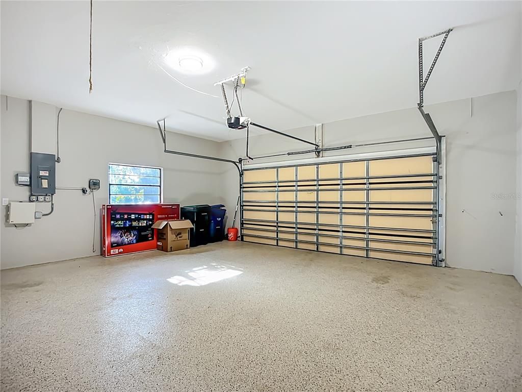 Garage, Interior