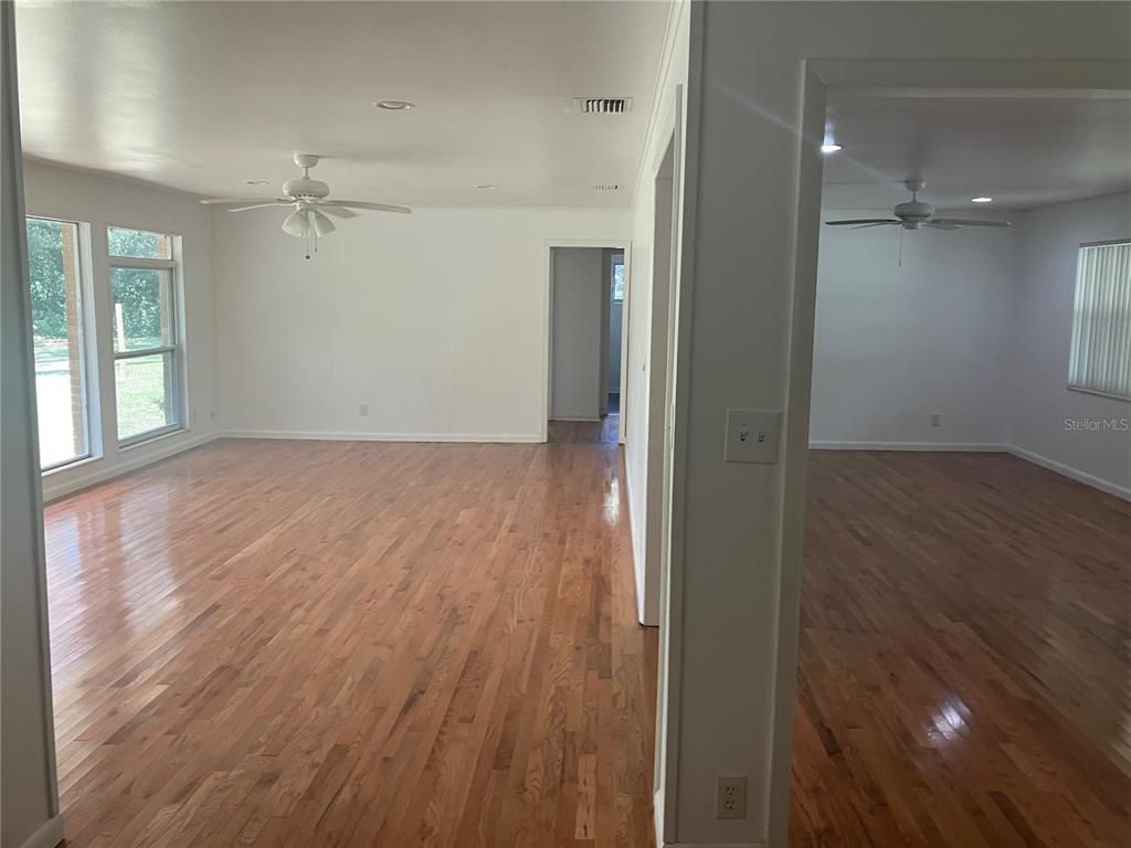 Empty room, Interior, Recessed Lighting, Wood Texture Flooring