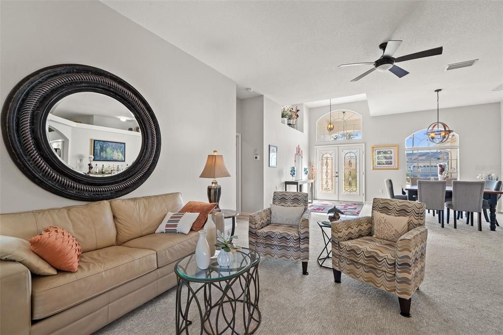 Chandelier, Dining room, Interior, Living room, Pendant Lights