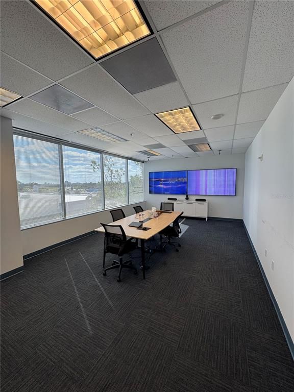 Dining room, Interior, Recessed Lighting