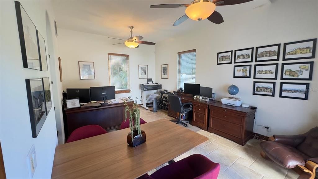 Home Office, Interior