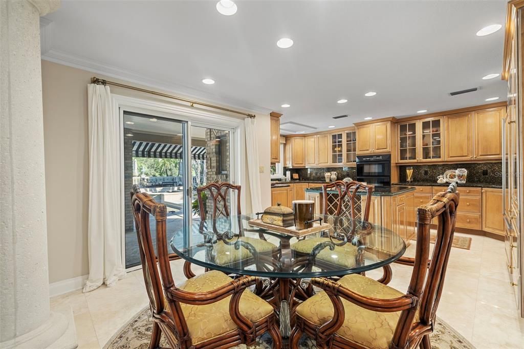 Dining room, Interior, Kitchen, Recessed Lighting
