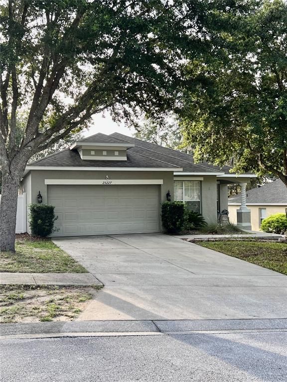 Attached, Exterior, Facade, Ranch