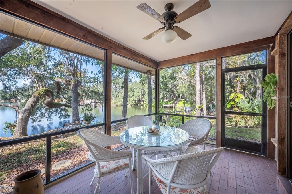 Interior, Sun Room, Water