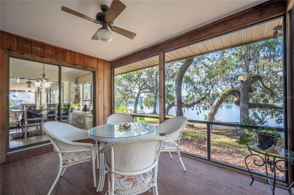 Dining room, Interior, Sun Room, Water, Wood Texture Flooring
