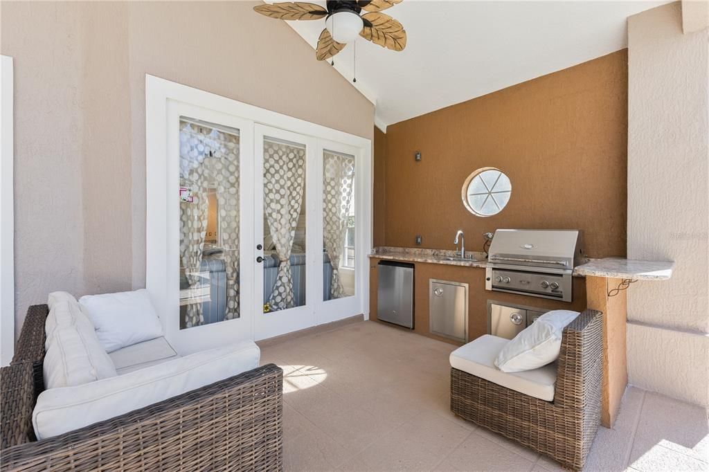 Exterior, Outdoor Kitchen