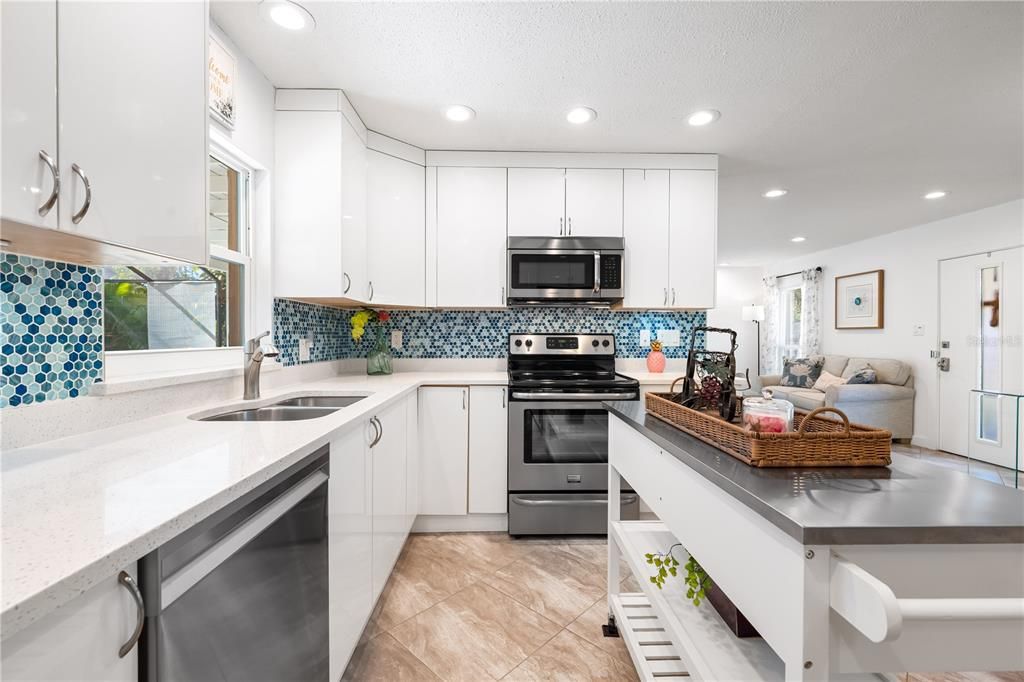 Interior, Kitchen, Living room, Recessed Lighting, Stainless Steel Appliances