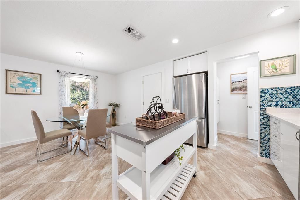 Dining room, Interior, Kitchen, Recessed Lighting, Stainless Steel Appliances