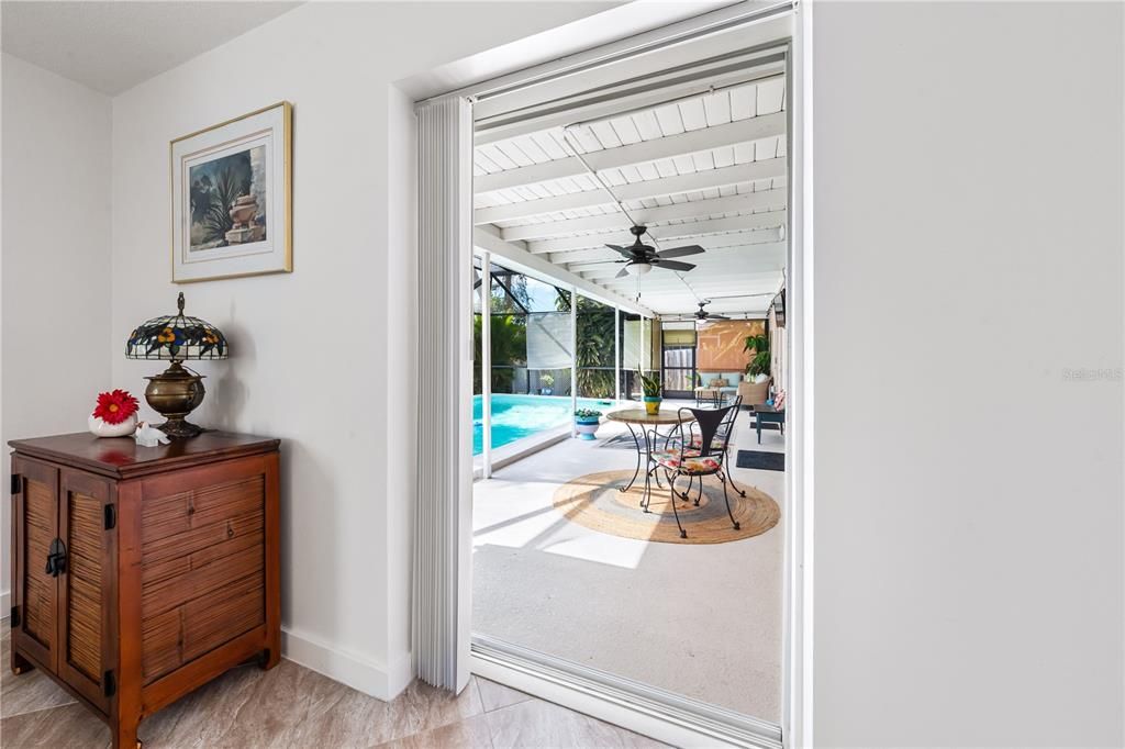 Dining room, Interior