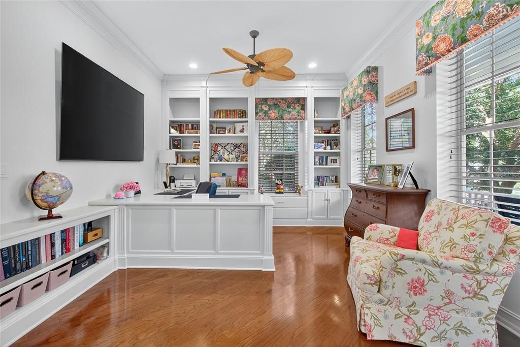 Home Office, Interior, Recessed Lighting, Wood Texture Flooring