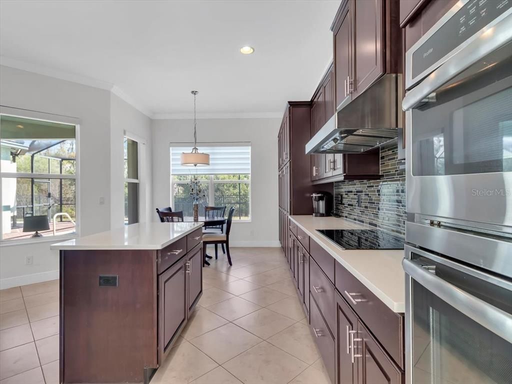 Dining room, Interior, Kitchen, Pendant Lights, Recessed Lighting, Stainless Steel Appliances
