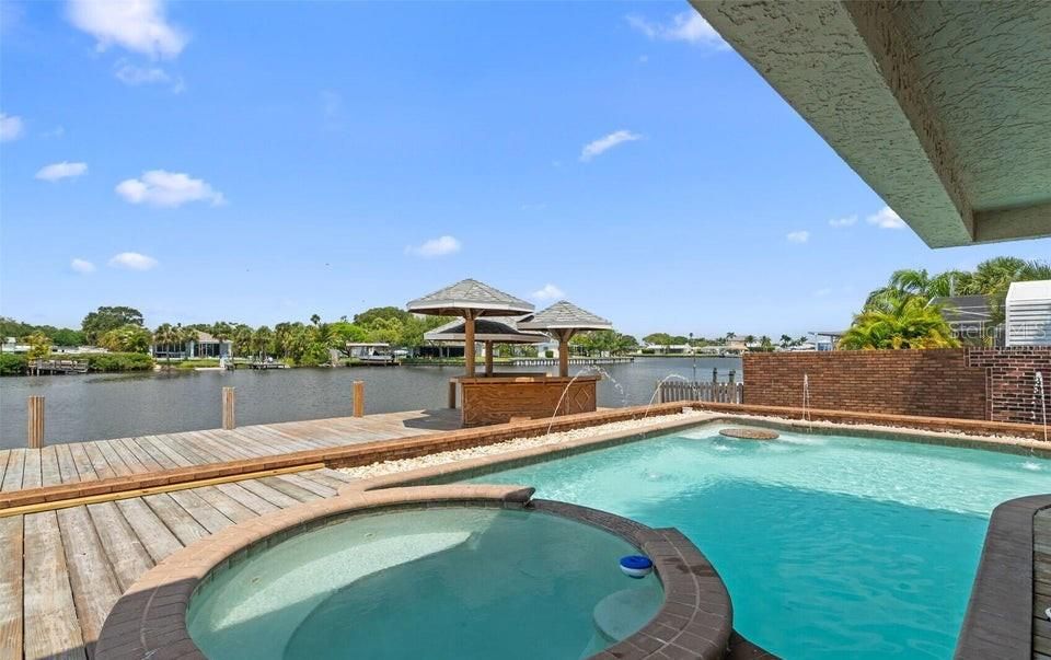 Exterior, Pool, Water