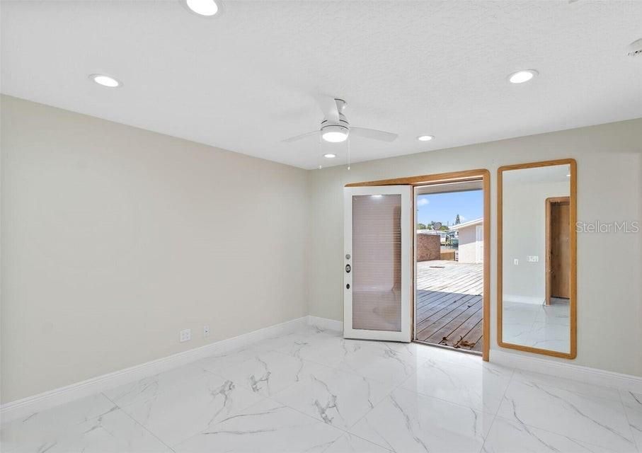 Empty room, Interior, Marble, Recessed Lighting